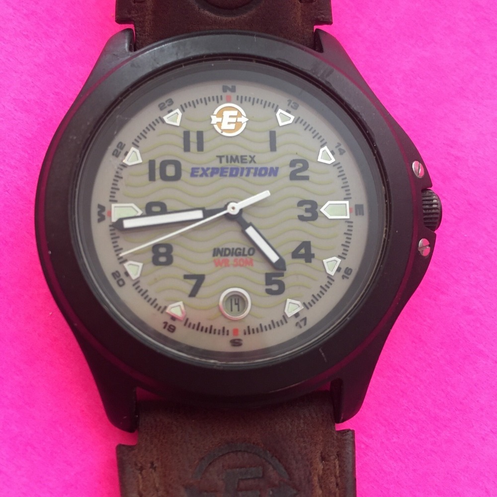 Vintage Timex Expedition indiglo WR 50m Date/ Light up Dial Leather Band Watch